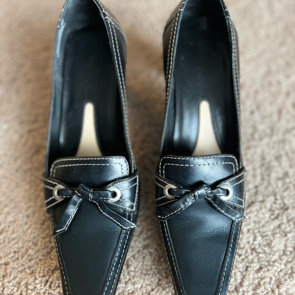 Carthage Black Leather Heels – Size 6M